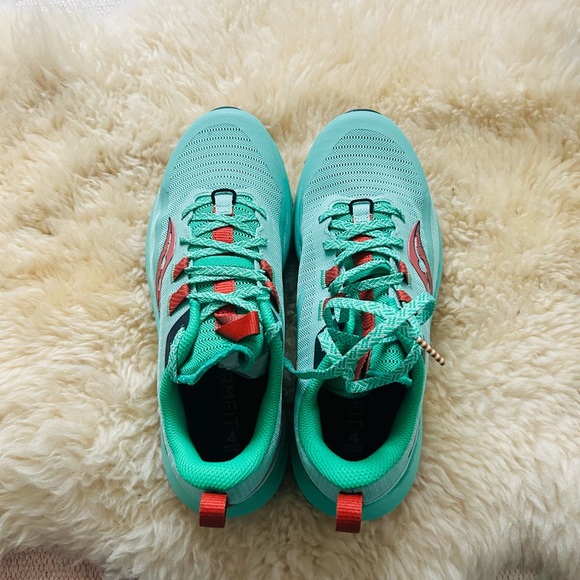 NIB Saucony Peregrine 13 women’s trail running shoes - Picture 3 of 4